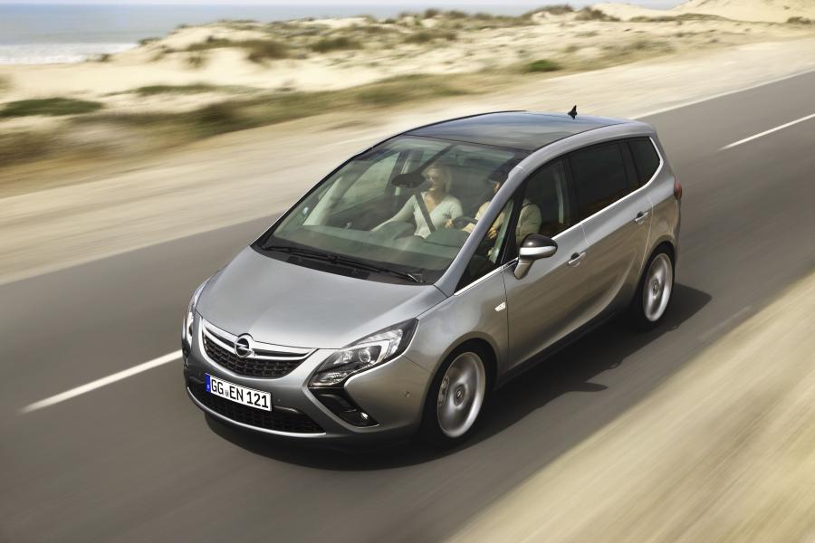  Opel Zafira Tourer 1.6 CDTi Ecotec 2013 года  (фото 40 из 46)